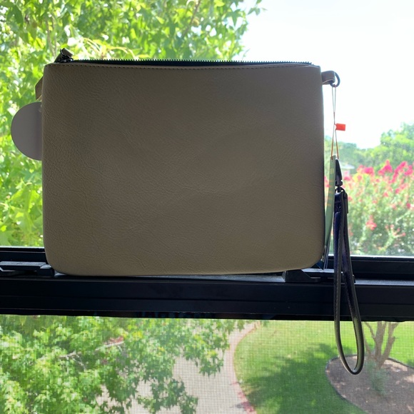 brand new makeup bag - Picture 2 of 3